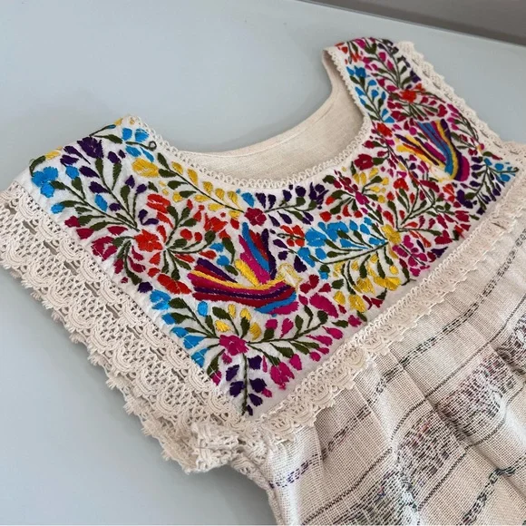 SUMMER TOP | Tan handmade embroidered crocheted shoe sleeve cottage core shirt - Picture 6 of 16